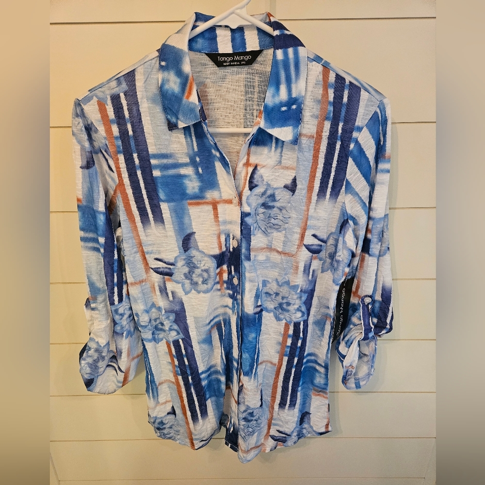 Tango Mango button down shirt Size small